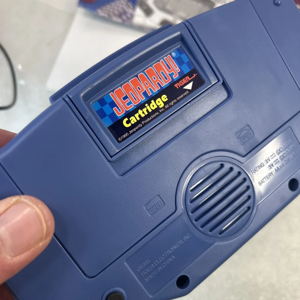 Tiger Electronics Jeopardy‎ Hand Held Game 1995 with Answer Book Tested Read
